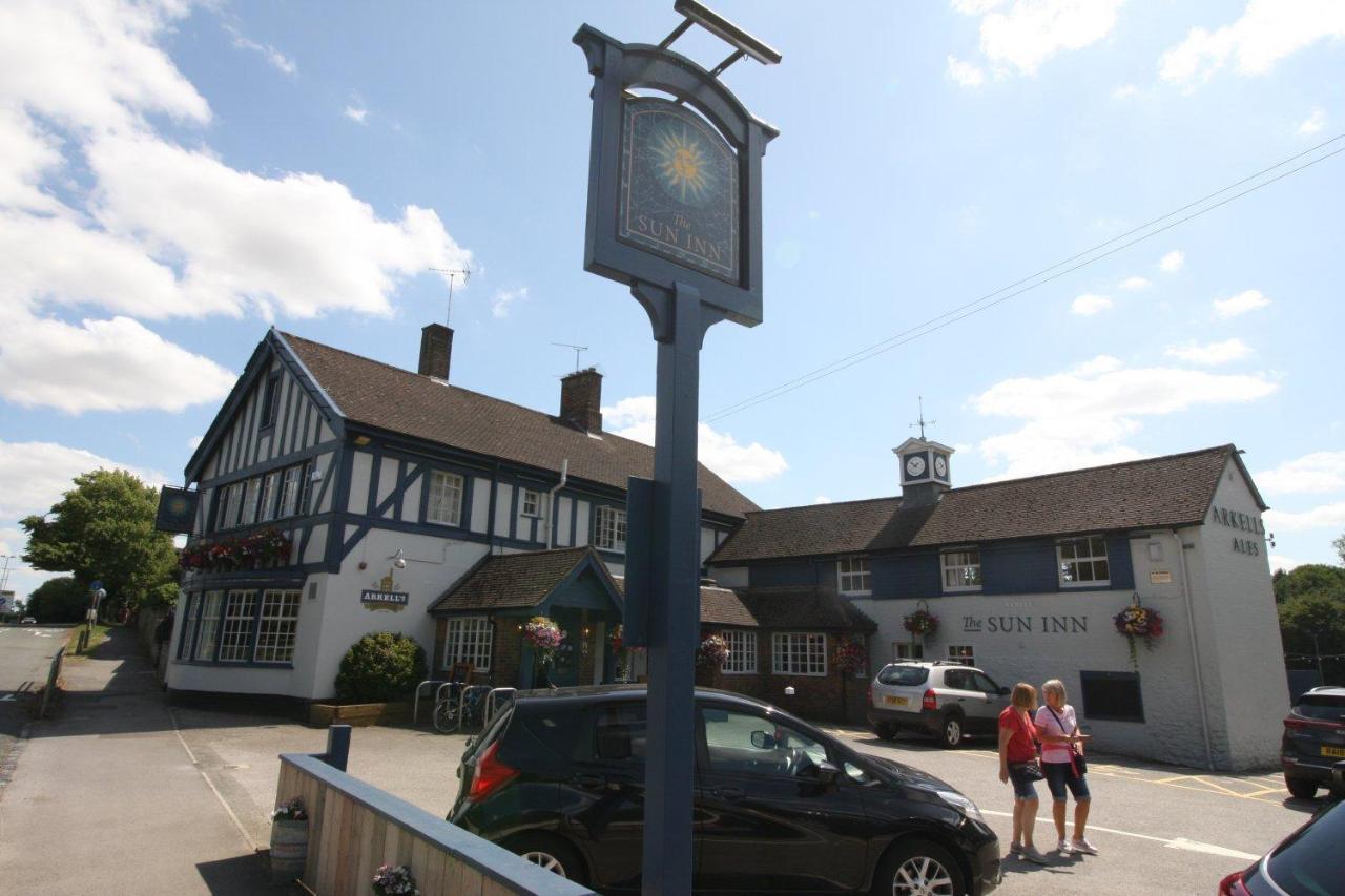 The Sun Inn Swindon Exterior photo