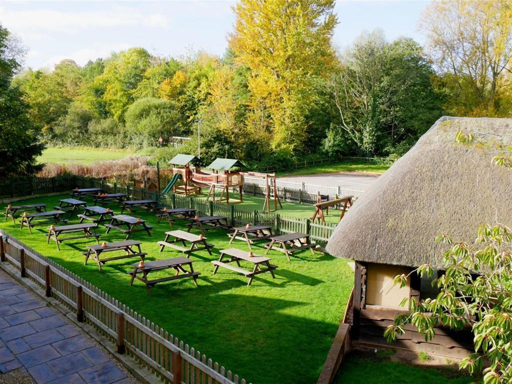 The Sun Inn Swindon Exterior photo